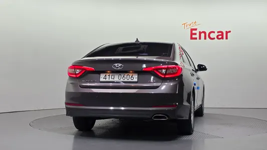 Hyundai LF 1.7 2015 4