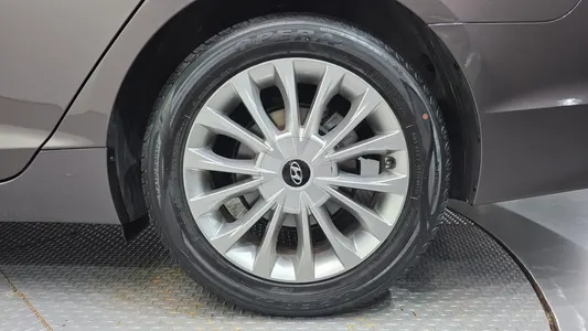 Hyundai LF 1.7 2015 5