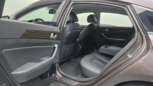 Hyundai LF 1.7 2015 17