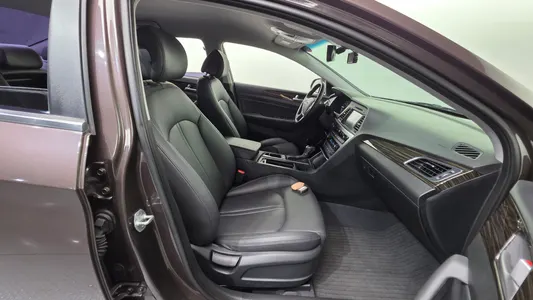 Hyundai LF 1.7 2015 26