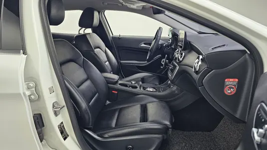 Mercedes-Benz GLA-Class X156 GLA220 2019 11