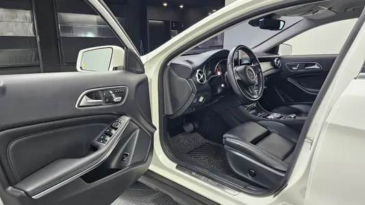 Mercedes-Benz GLA-Class X156 GLA220 2019 10