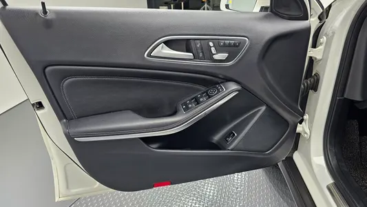 Mercedes-Benz GLA-Class X156 GLA220 2019 24