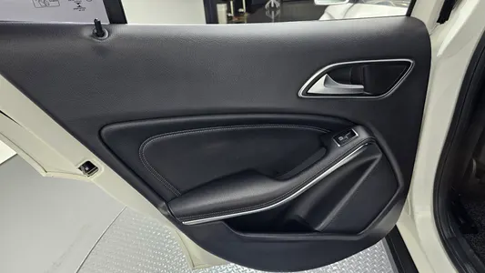 Mercedes-Benz GLA-Class X156 GLA220 2019 25