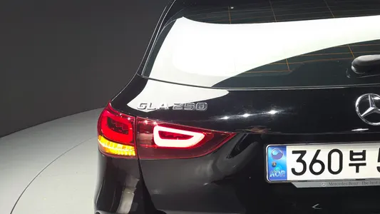 Mercedes-Benz GLA-Class H247 GLA250 4MATIC 2020 23