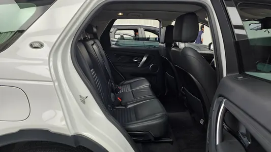 Land Rover 2 D180 SE 2020 11