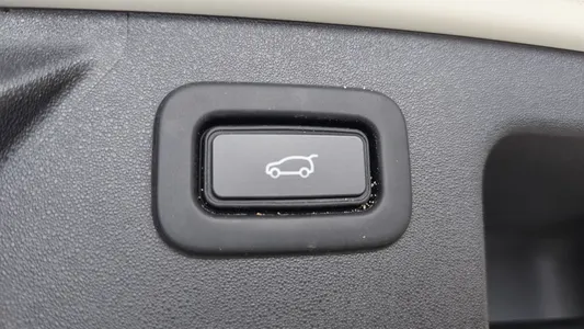Land Rover 2 D180 SE 2020 32