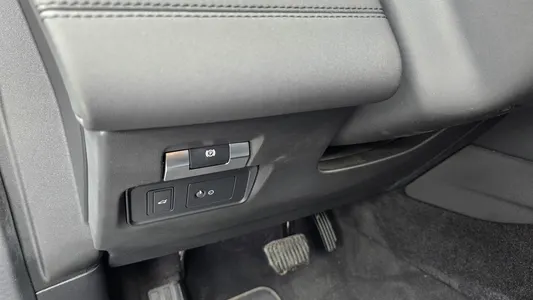 Land Rover 2 D180 SE 2020 28