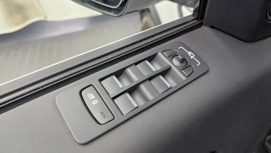 Land Rover 2 D180 SE 2020 30