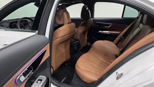 Mercedes-Benz E-Class W214 E200 AMG Line 2026 12