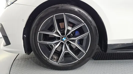 BMW 5 Series (G60) 523d M 2024 4