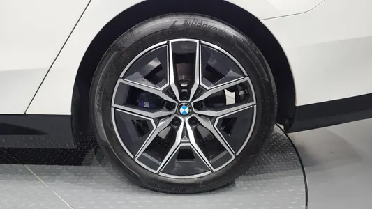 BMW 5 Series (G60) 523d M 2024 21