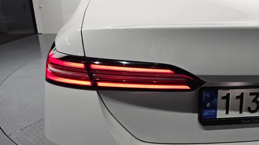 BMW 5 Series (G60) 523d M 2024 23