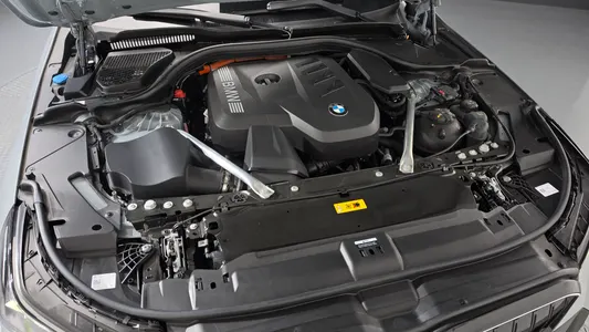 BMW 5 Series (G60) 530e M 2025 6