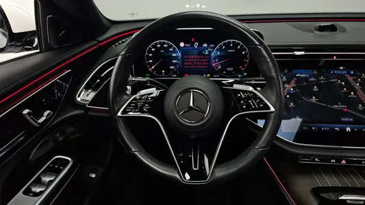Mercedes-Benz E-Class W214 E300 4MATIC 2024 12