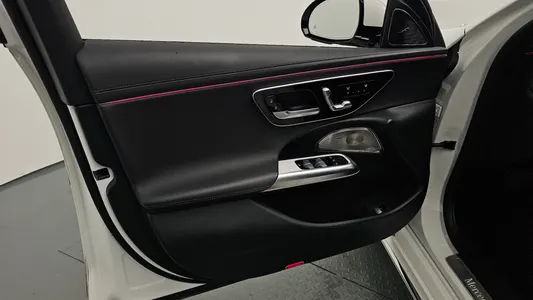 Mercedes-Benz E-Class W214 E300 4MATIC 2024 24