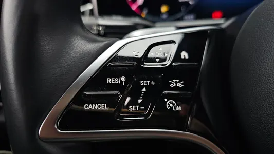 Mercedes-Benz E-Class W214 E300 4MATIC 2024 35