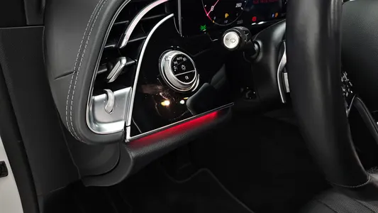 Mercedes-Benz E-Class W214 E300 4MATIC 2024 27