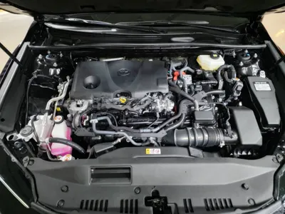 Toyota (XV80) 2.5 XLE 2025 9