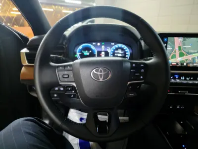Toyota (XV80) 2.5 XLE 2025 14