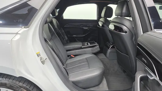 Audi A8 (D5) 50 TDI 2023 12