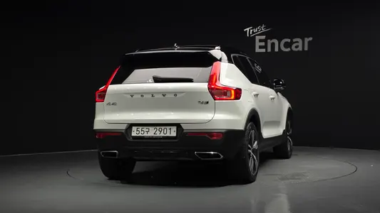 Volvo XC40 T4 R- 2018 4