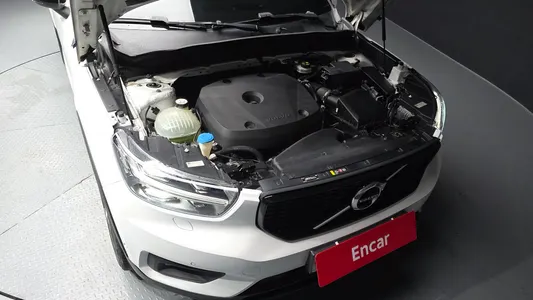 Volvo XC40 T4 R- 2018 6