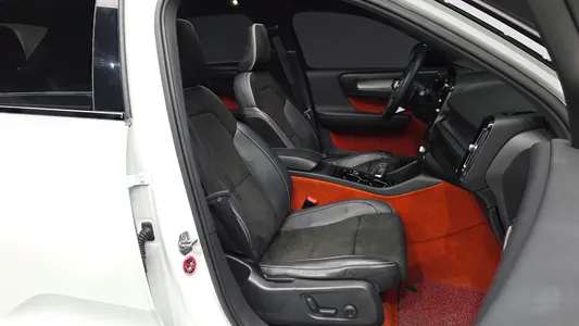 Volvo XC40 T4 R- 2018 11