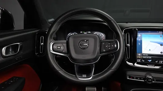 Volvo XC40 T4 R- 2018 13