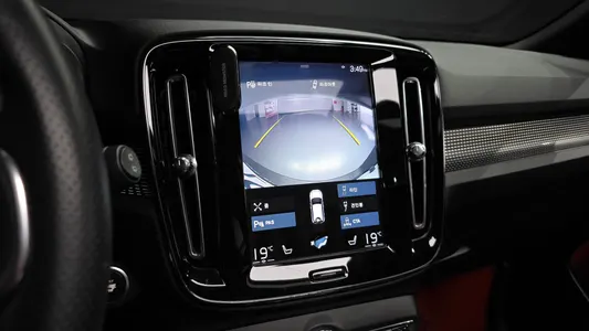 Volvo XC40 T4 R- 2018 15