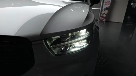 Volvo XC40 T4 R- 2018 23