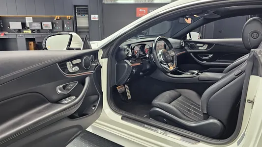 Mercedes-Benz E-Class W213 E220d 2019 10