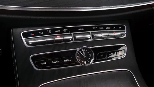 Mercedes-Benz E-Class W213 E220d 2019 18