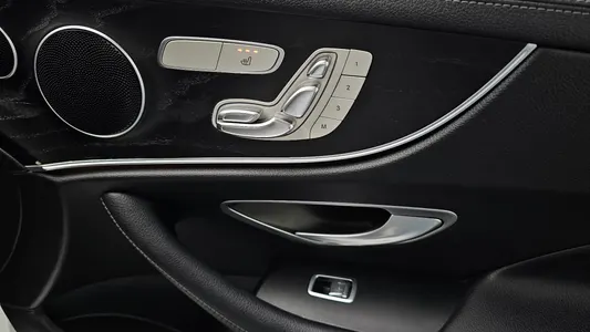 Mercedes-Benz E-Class W213 E220d 2019 31
