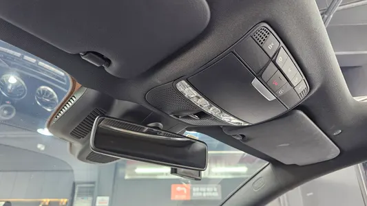 Mercedes-Benz E-Class W213 E220d 2019 32