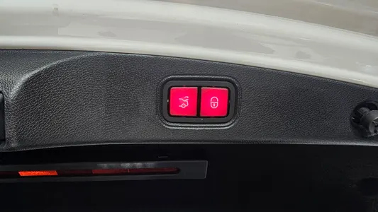 Mercedes-Benz E-Class W213 E220d 2019 34