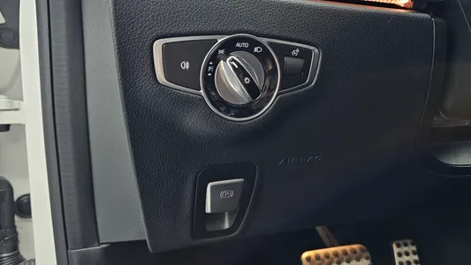 Mercedes-Benz E-Class W213 E220d 2019 27