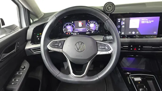 Volkswagen 8 2.0 TDI 2024 12