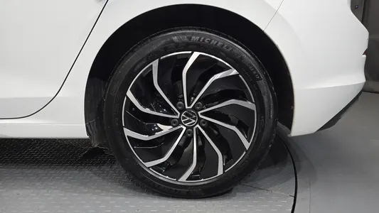 Volkswagen 8 2.0 TDI 2024 21