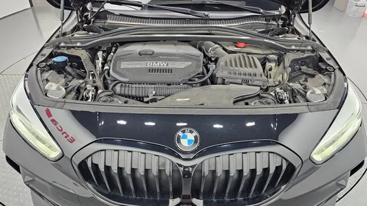 BMW 1 Series (F40) 120i M 2021 6