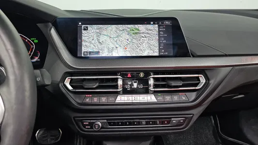 BMW 1 Series (F40) 120i M 2021 12