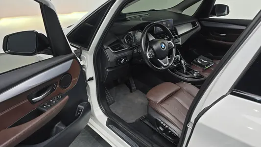 BMW 2 Series Tourer (F45) 2021 10