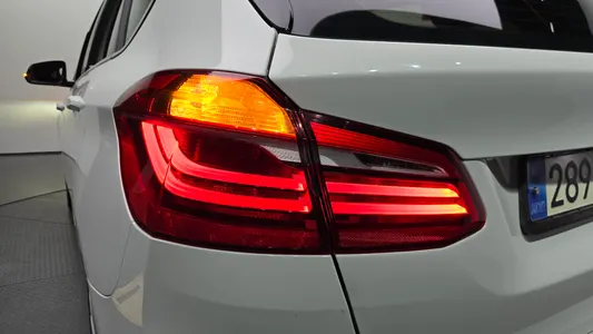 BMW 2 Series Tourer (F45) 2021 23