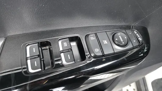 Kia 4 2.0 2WD 2015 29