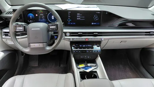 Hyundai (GN7) 2.5 2WD 2023 7