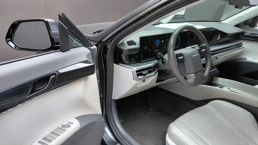 Hyundai (GN7) 2.5 2WD 2023 10