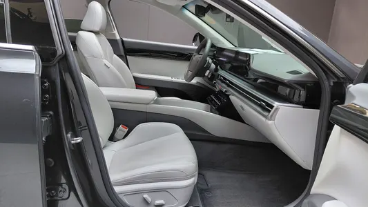 Hyundai (GN7) 2.5 2WD 2023 26