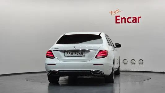 Mercedes-Benz E-Class W213 E300 2018 4