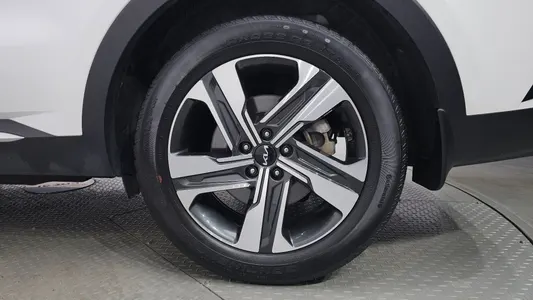 Kia 4 HEV 1.6 2WD 2022 5