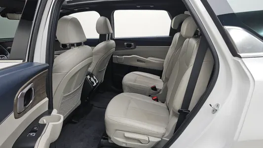 Kia 4 HEV 1.6 2WD 2022 26
